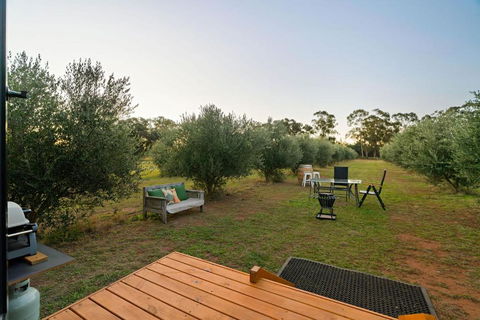 The Little Grove Retreat By Tiny Away - E Caravan Parks 2