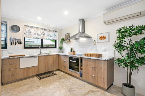 The Snug Premium 1BR Self Contained Apartment FREE Netflix - E Caravan Parks 3