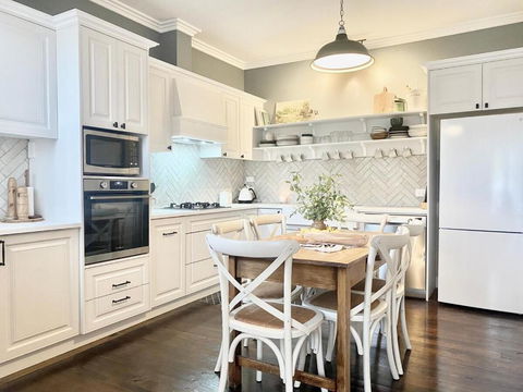 THE STABLE HOUSE - Ballarat Central - E Caravan Parks 3