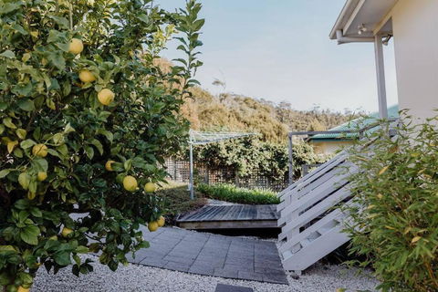 The Watch House - Panoramic Views Of Bicheno Ocean - E Caravan Parks 1