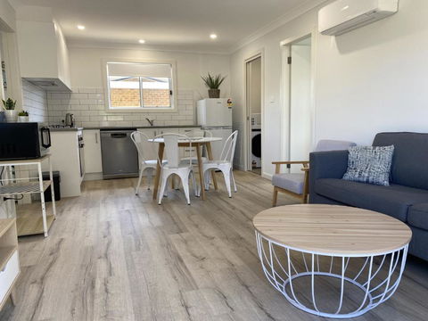 THEL14A - Lucky Burra - E Caravan Parks 0