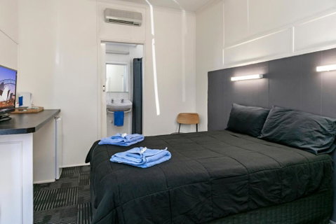 Tinman Roadhouse - E Caravan Parks 0
