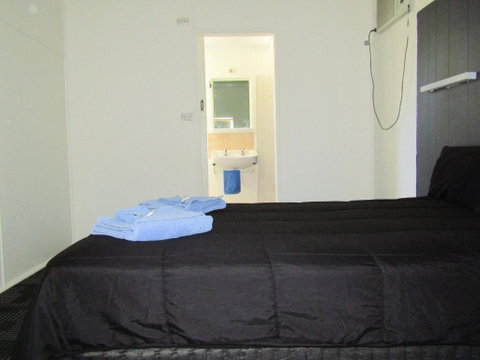 Tinman Roadhouse - E Caravan Parks 1