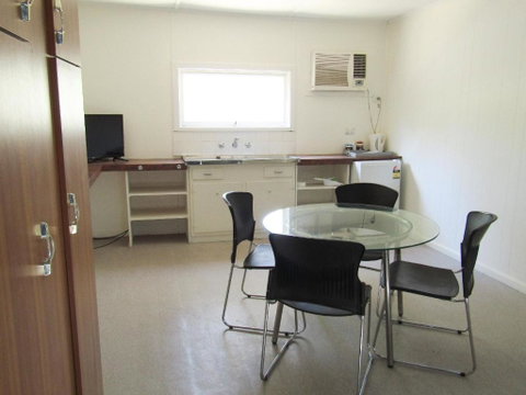 Tinman Roadhouse - E Caravan Parks 2