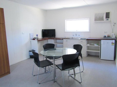 Tinman Roadhouse - E Caravan Parks 3