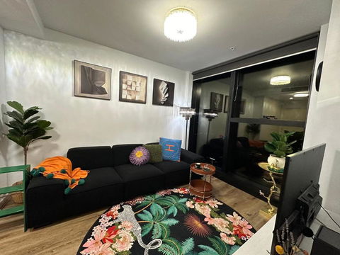 With Good View! CBD Single Bedroom Apartment - E Caravan Parks 3