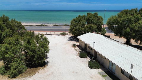 Wildsights Beach Units - E Caravan Parks 0