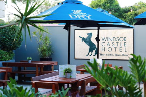Windsor Castle Hotel - E Caravan Parks 1