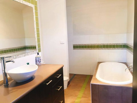 Yarra Valley Badgers Brook Winery House 1 - E Caravan Parks 2